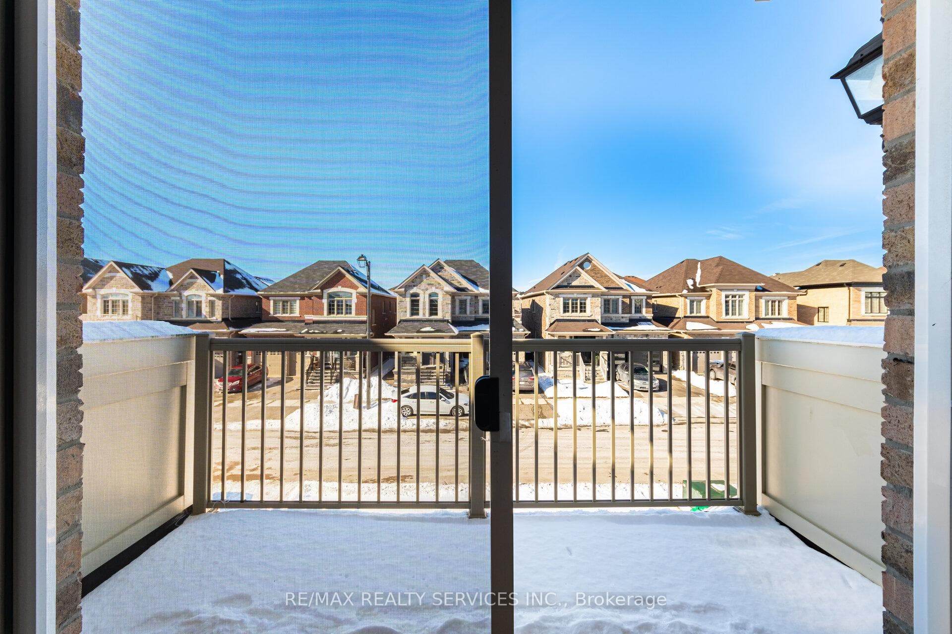 37 Royal Fern Crescent photo 24