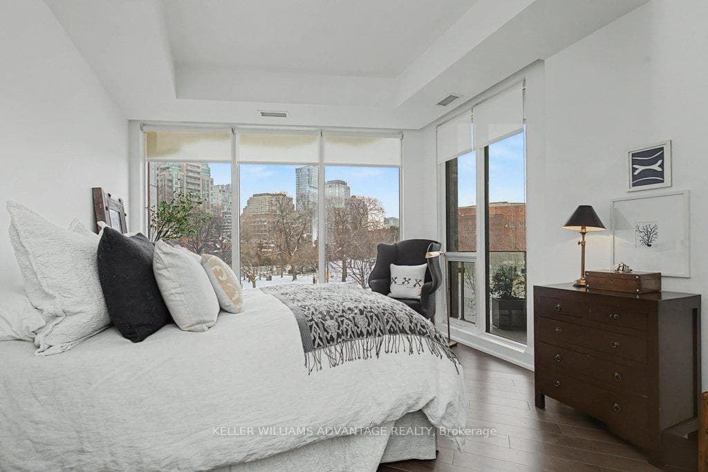 88 Davenport Road Unit 306 photo 8