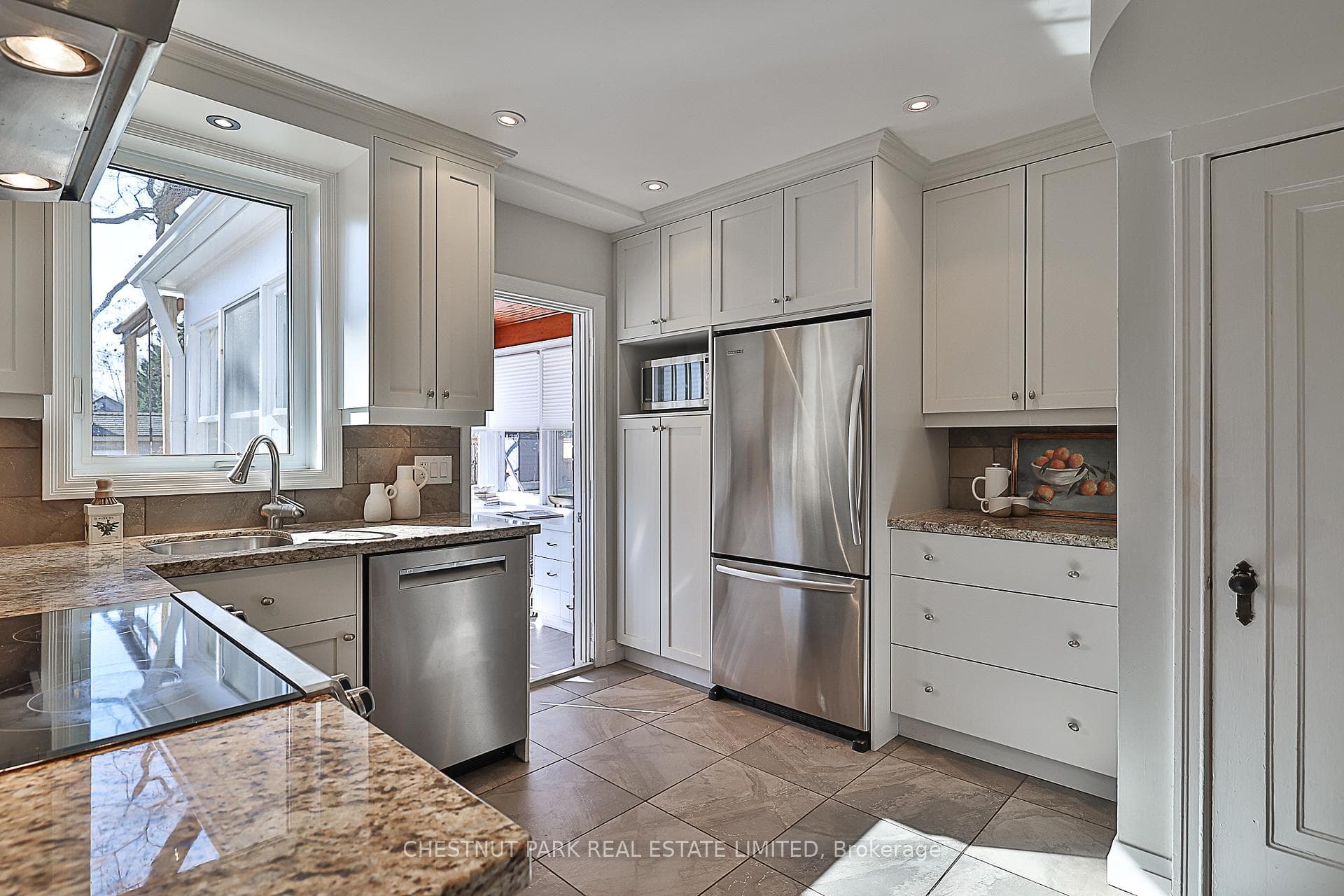 49 Glenvale Boulevard photo 13