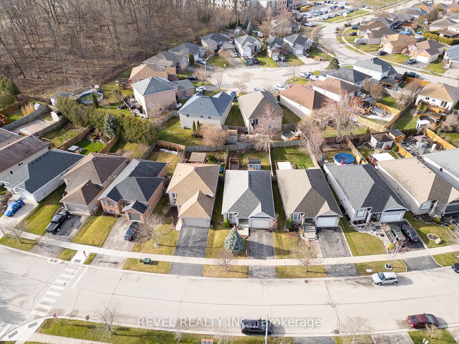 33 Mcguiness Drive photo 30