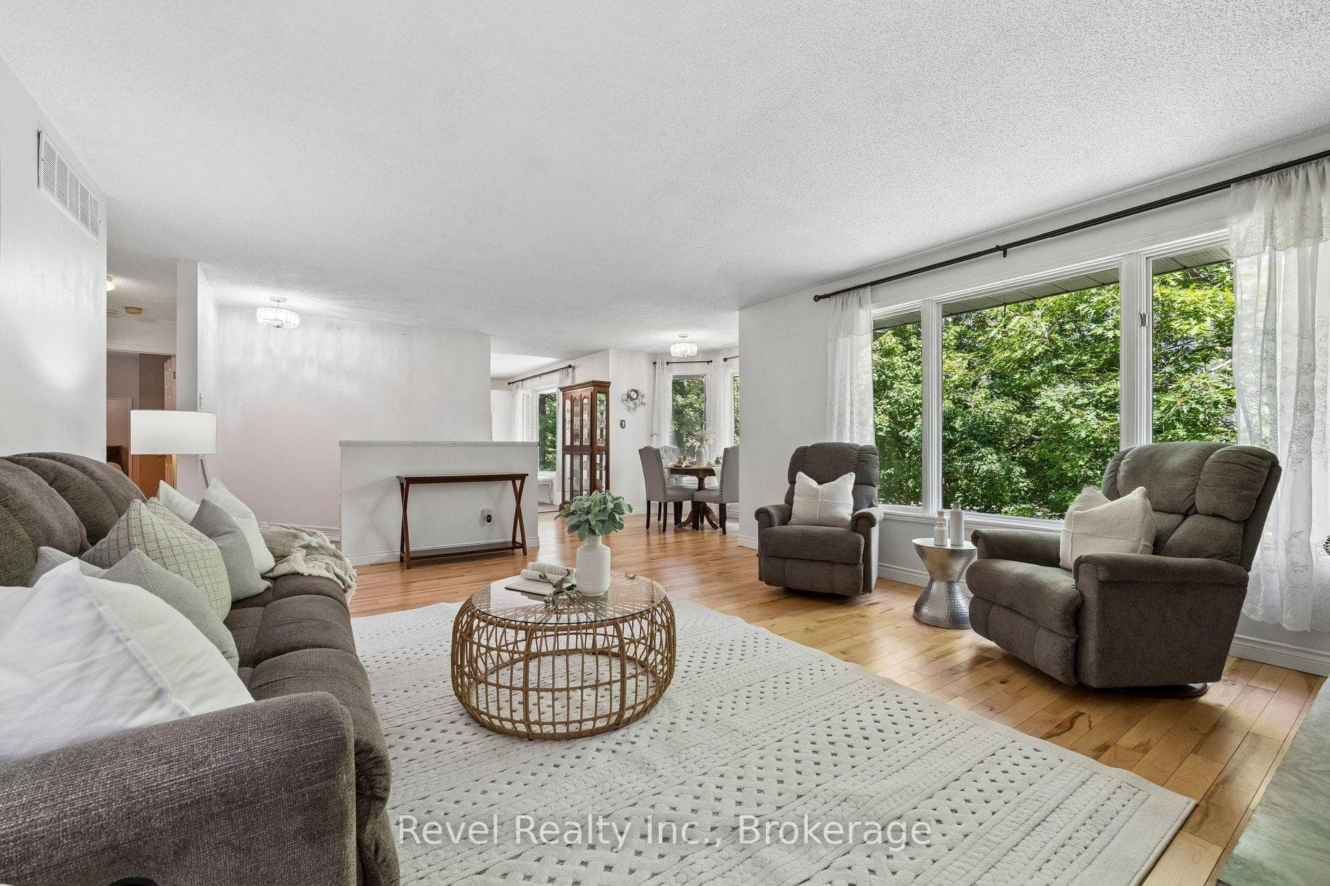 18 Bessie Avenue photo 18