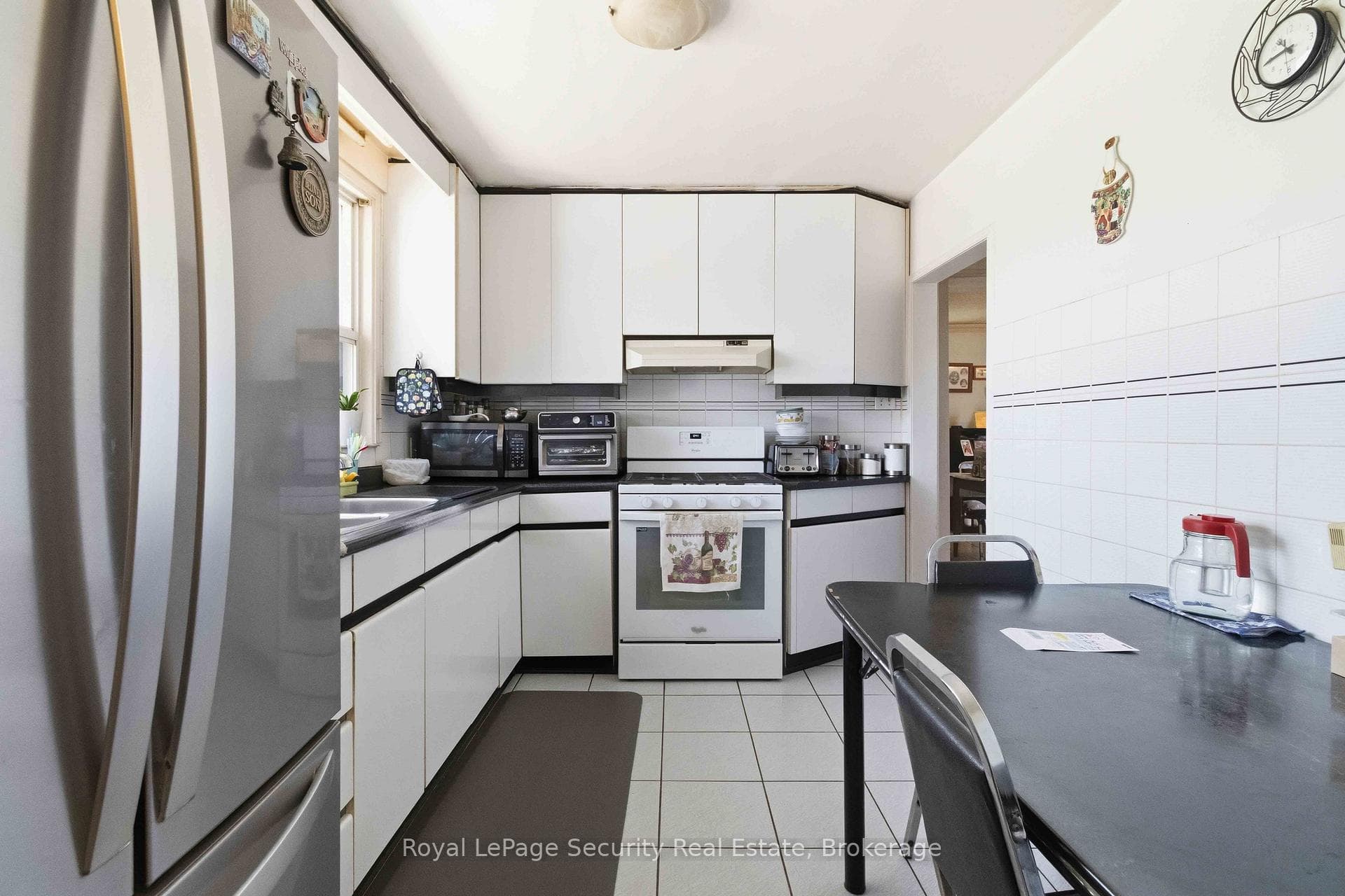 73 St Andrews Boulevard photo 3