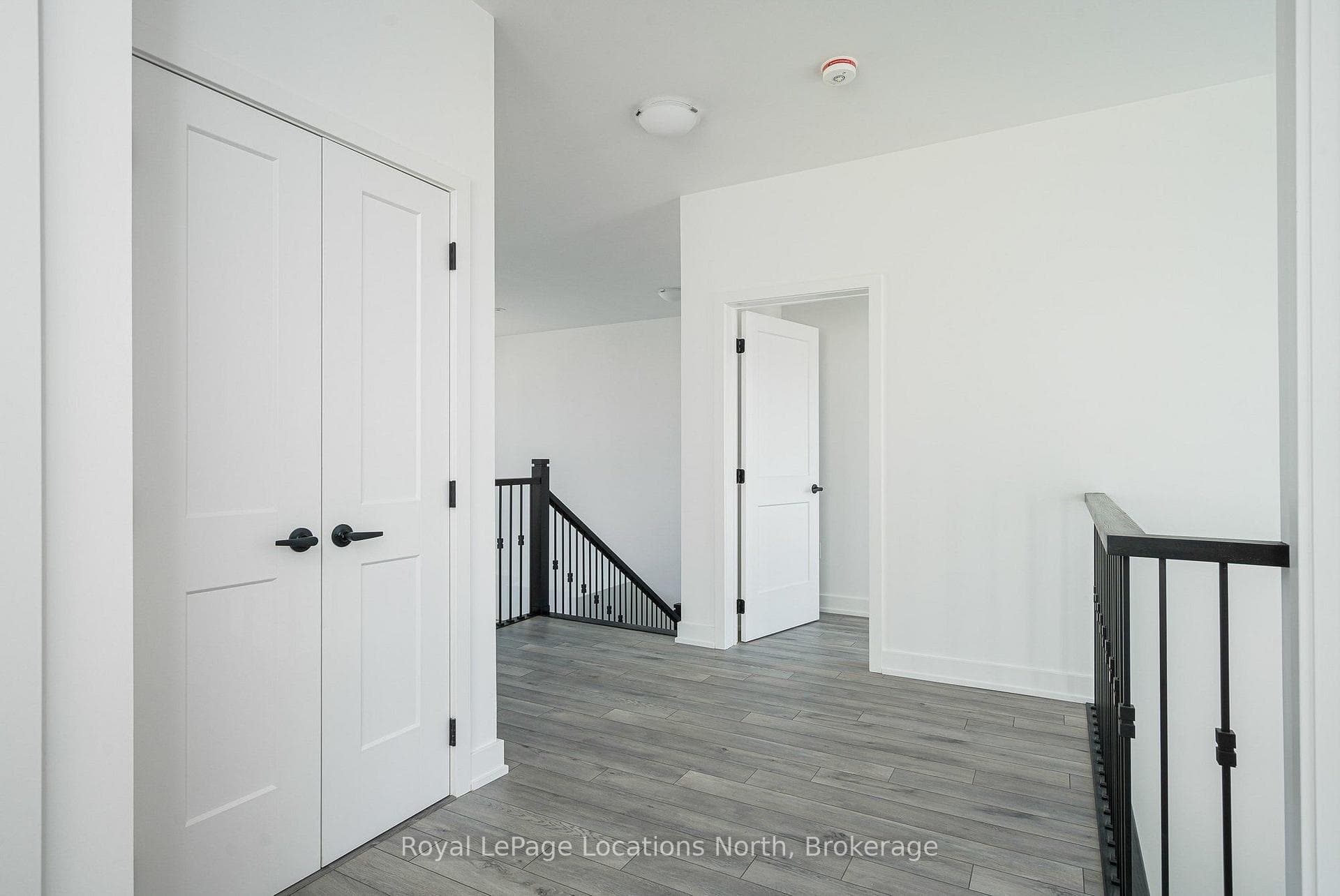 214 Stoneleigh Drive photo 21