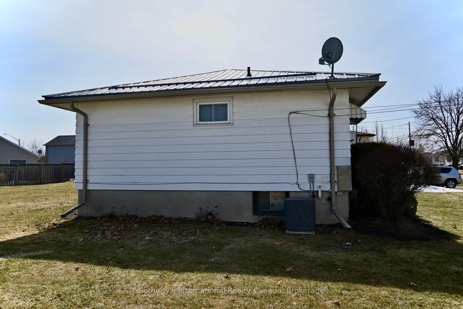 574 Otonabee Drive photo 40