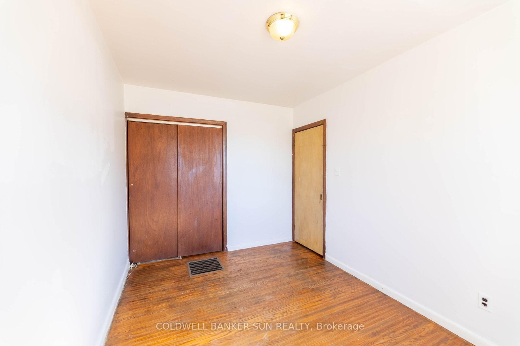 11623 Dixie Road photo 23