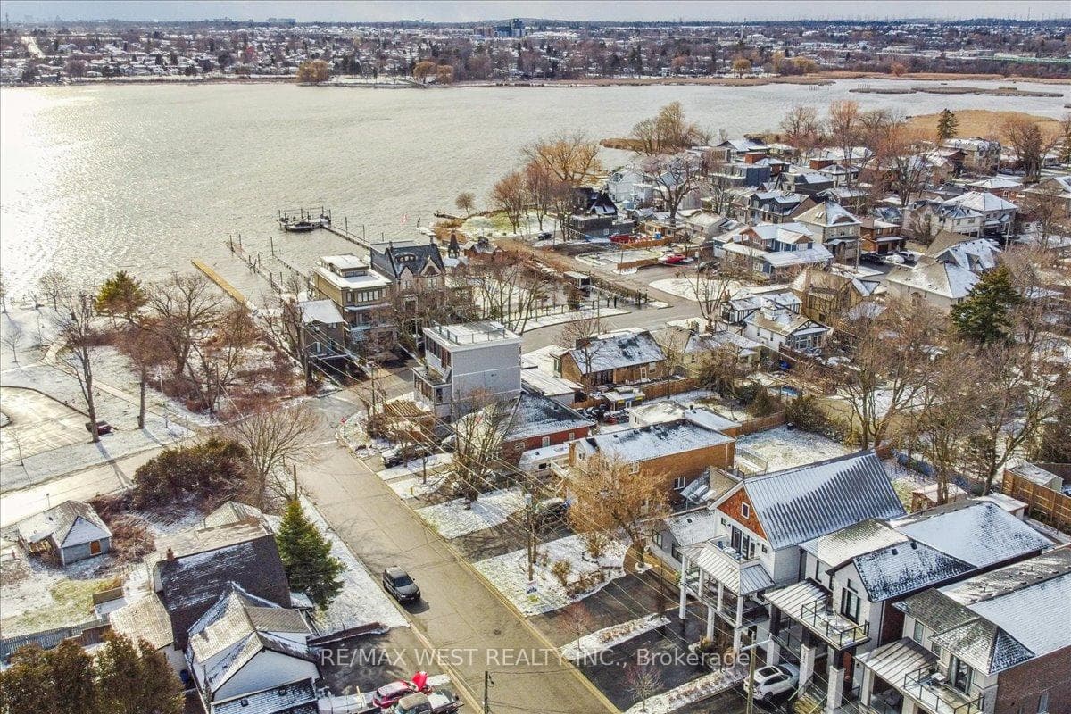 1282 Commerce Street photo 3