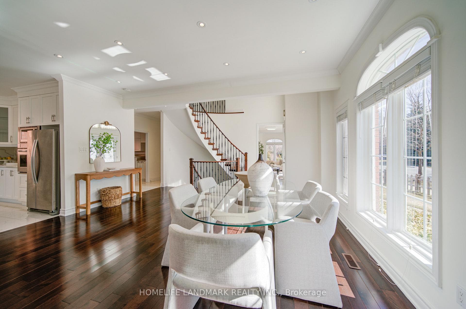 282 Manhattan Drive photo 10