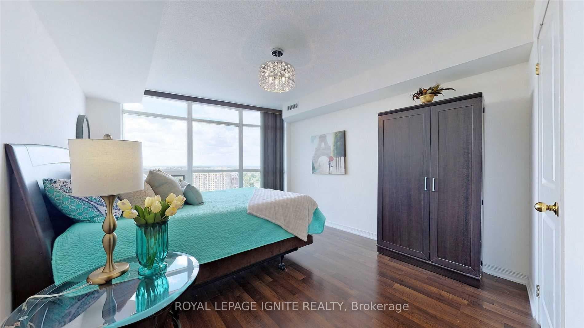 9 George Street Unit 1802 photo 24