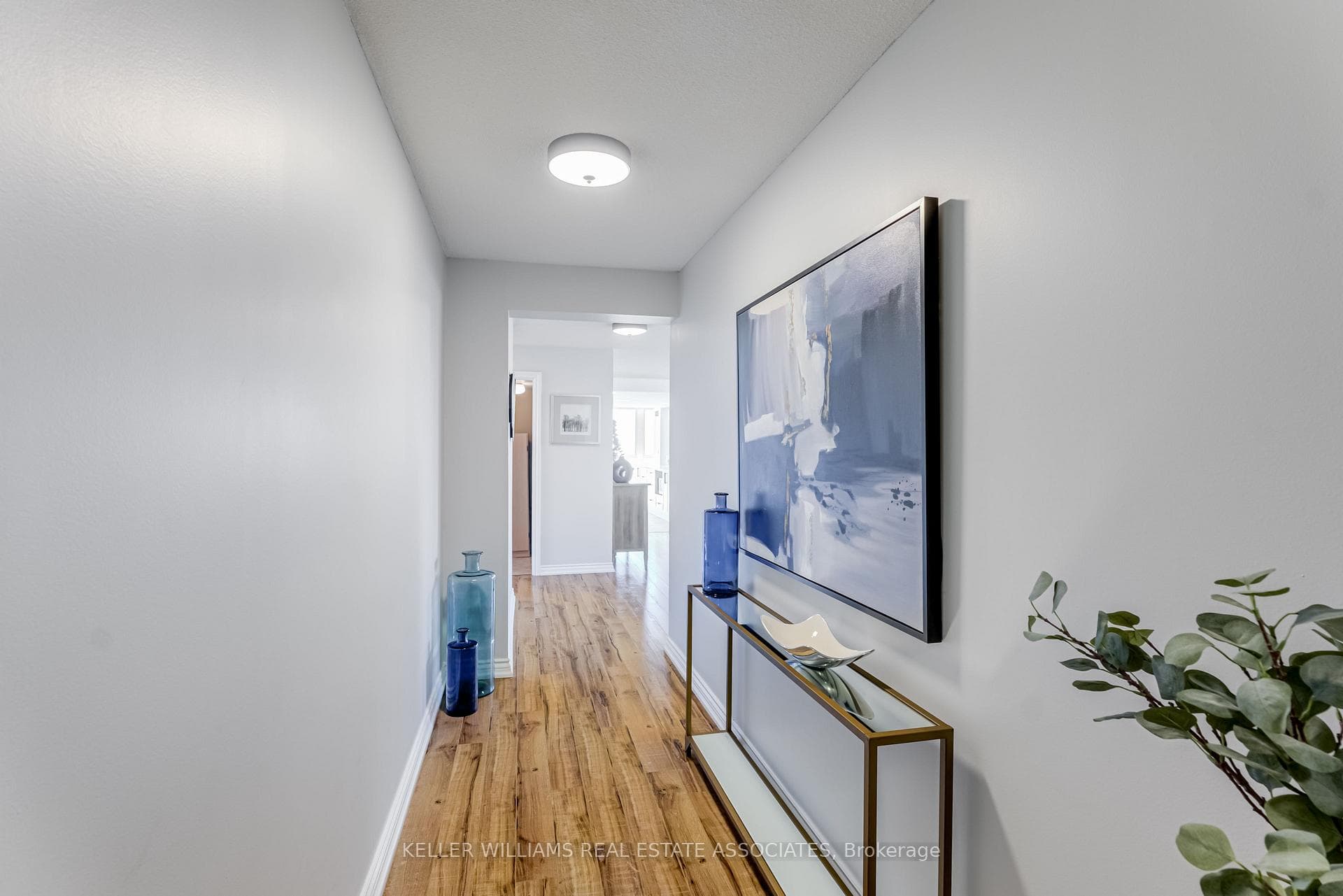 3650 Kaneff Crescent Unit 3003 photo 5