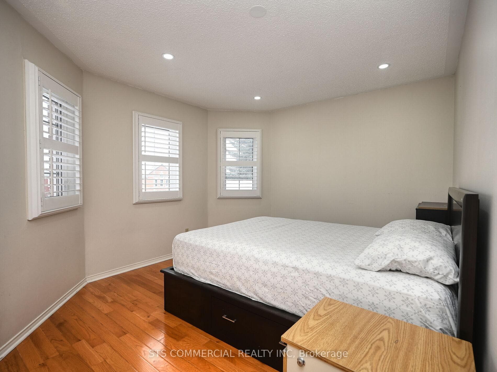 72 Adirondack Crescent photo 28