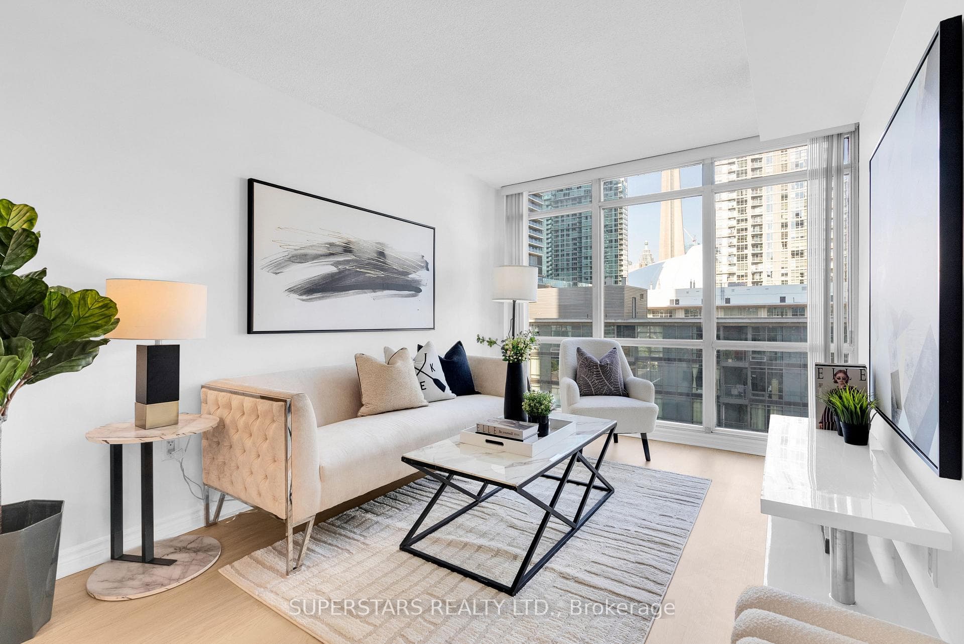 15 Fort York Boulevard Unit 1008 photo 1