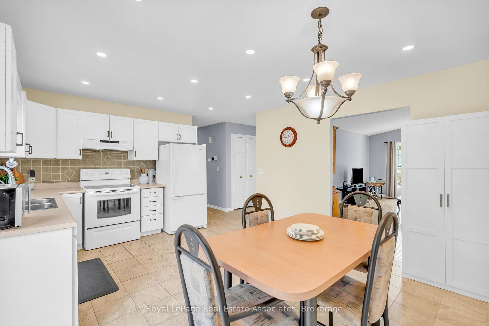 Eat in Kitchen