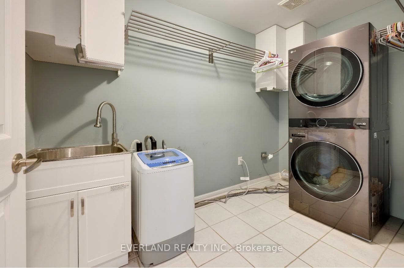 18 Clamerten Rd Street photo 23