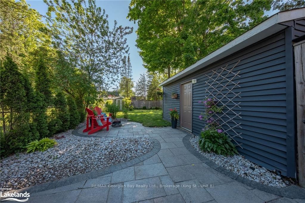 354 QUEEN Street photo 39