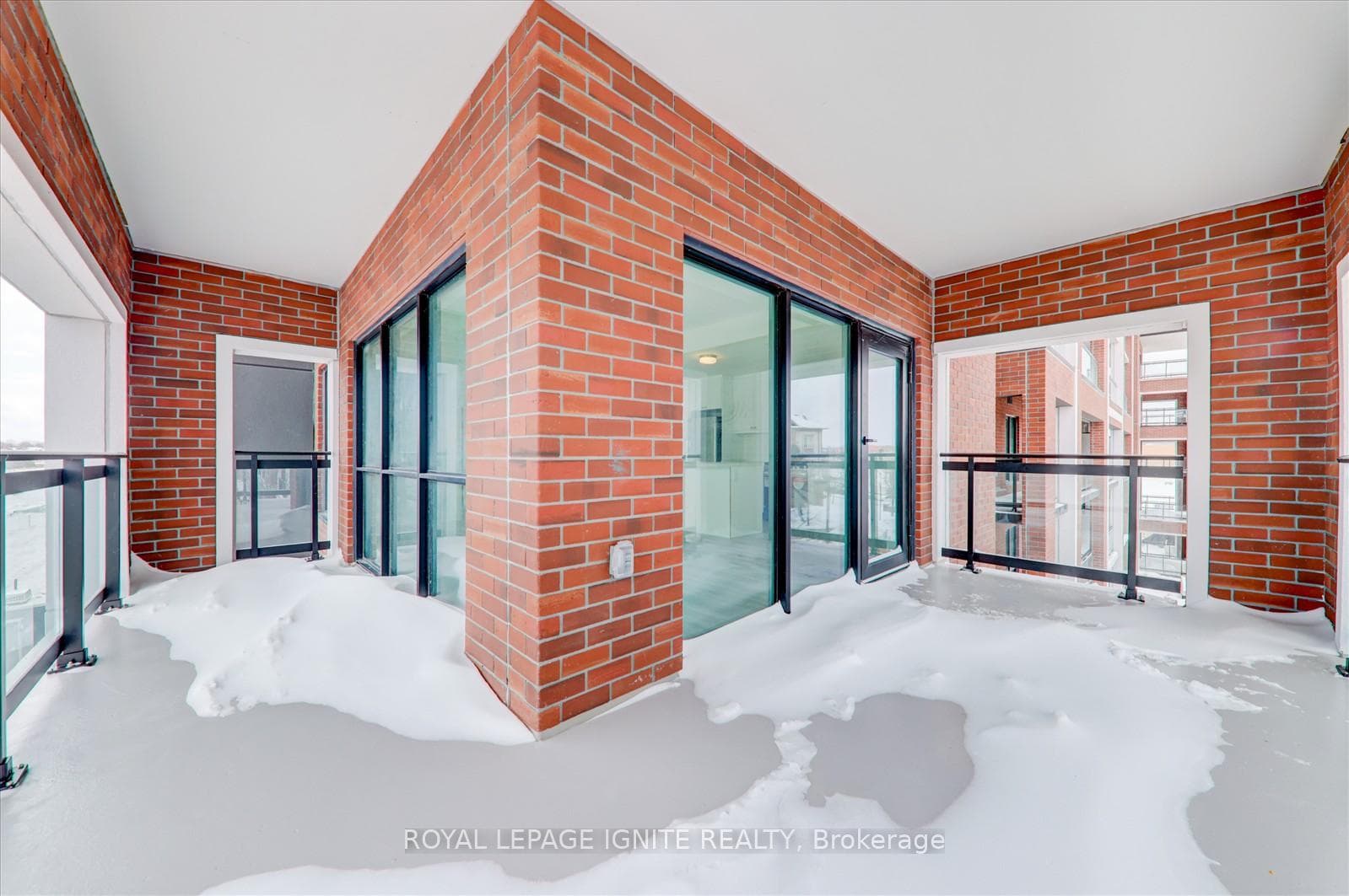 55 Clarington Boulevard Unit 302 photo 3