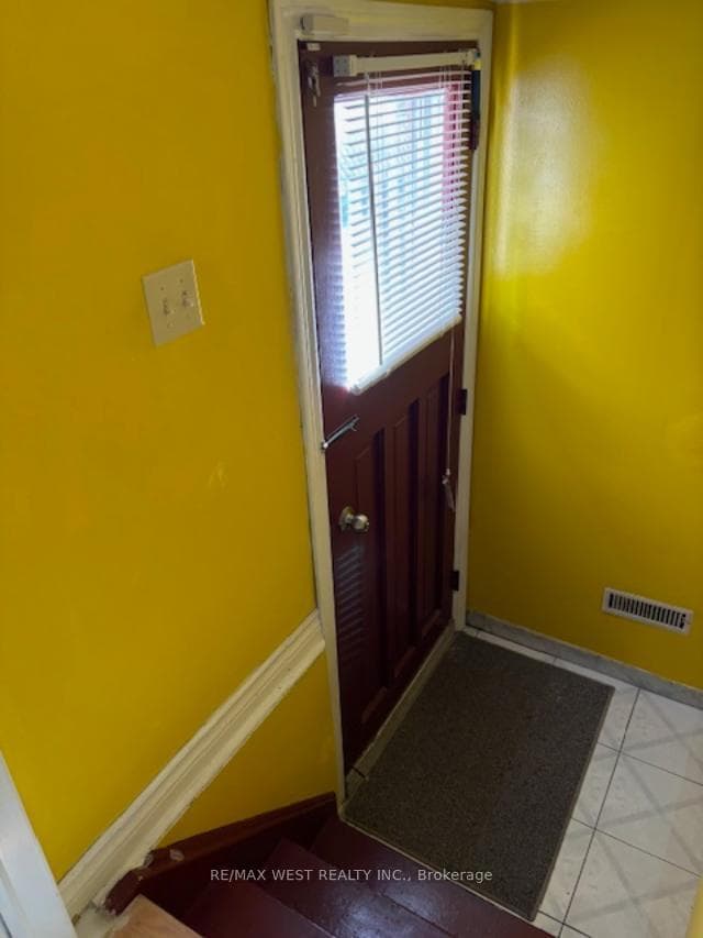 71 Lamp Crescent photo 24