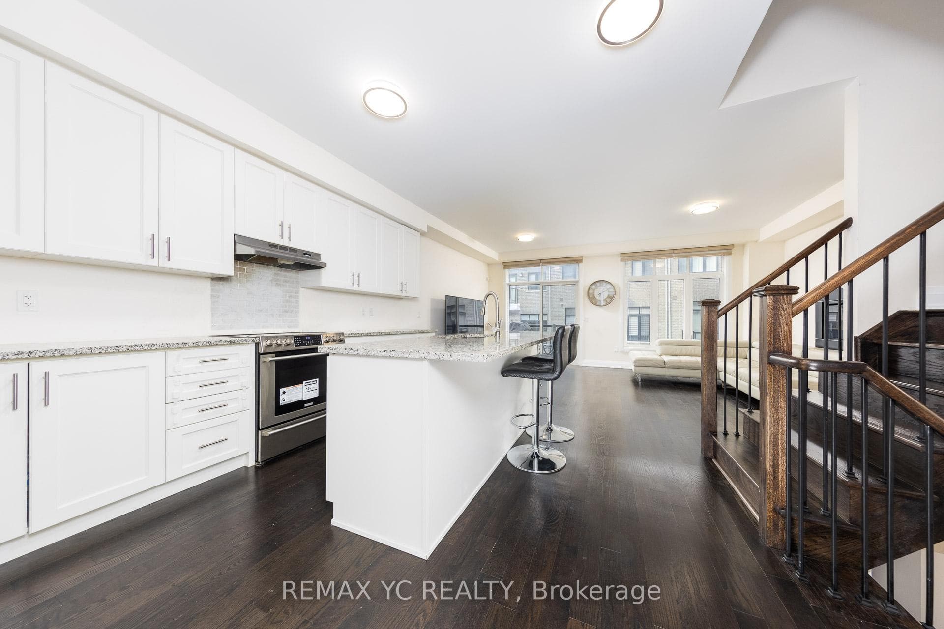 33 Duncombe Lane photo 8