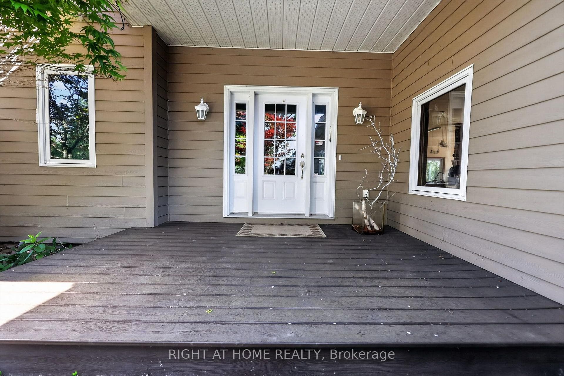 1284 Rumney Road photo 2