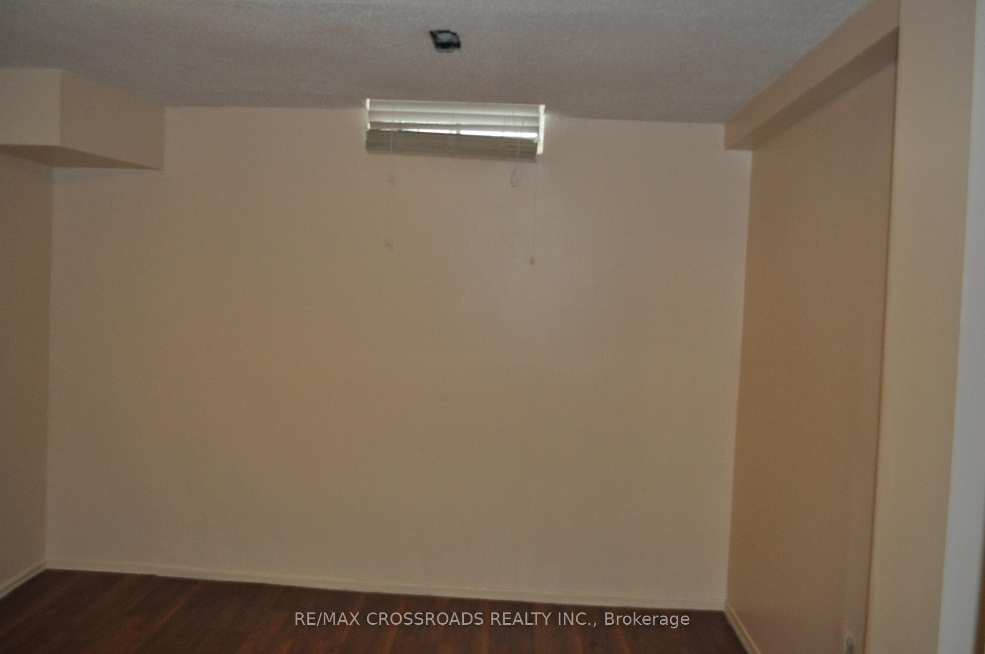 14 Glanvil Crescent photo 3