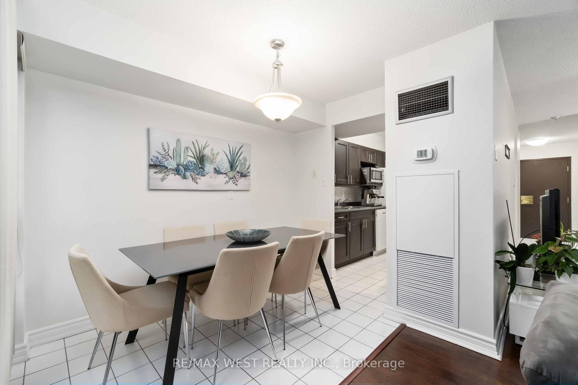 3233 Eglinton Avenue Unit 301 photo 21