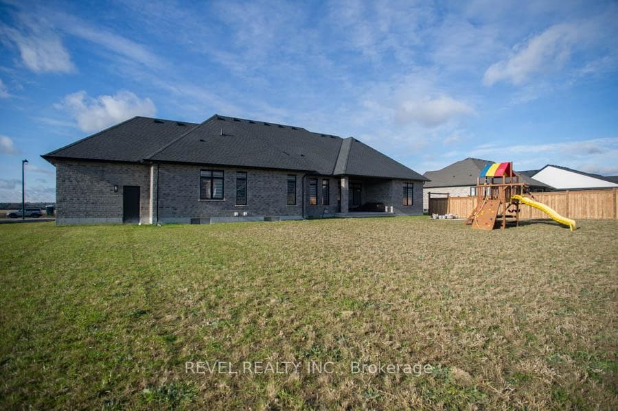 14 Bowen Place photo 34