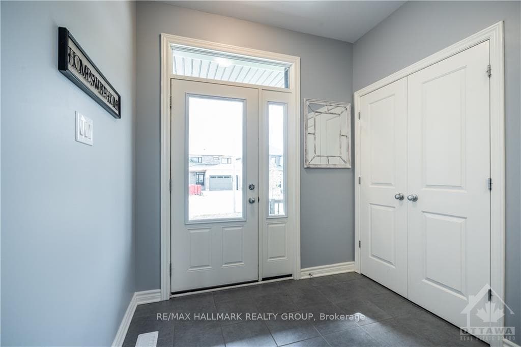 669 PARADE Drive photo 7