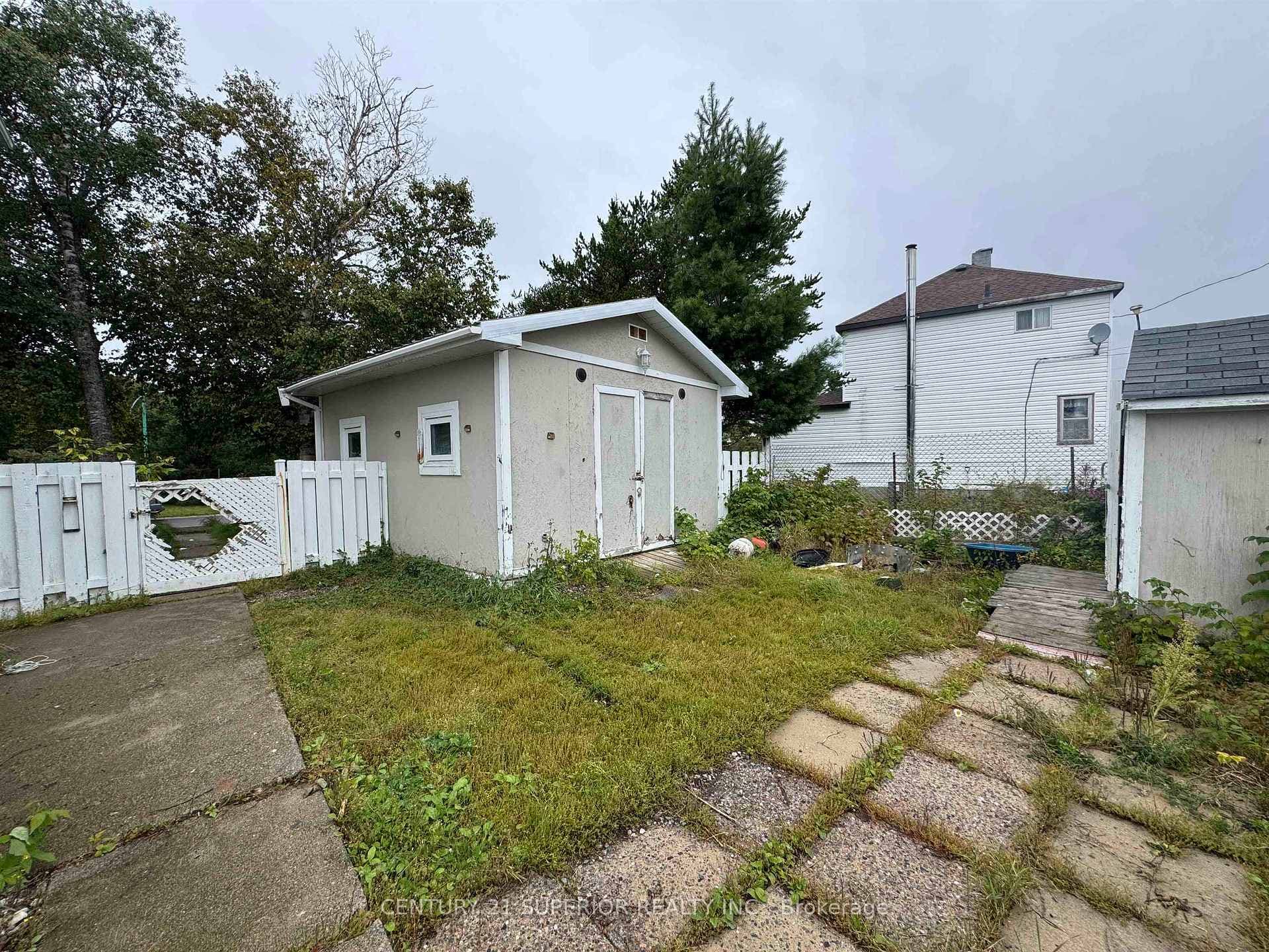 3 Ross Ave photo 33