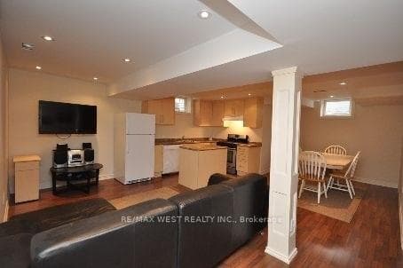 571 Vellore Woods Boulevard photo 10