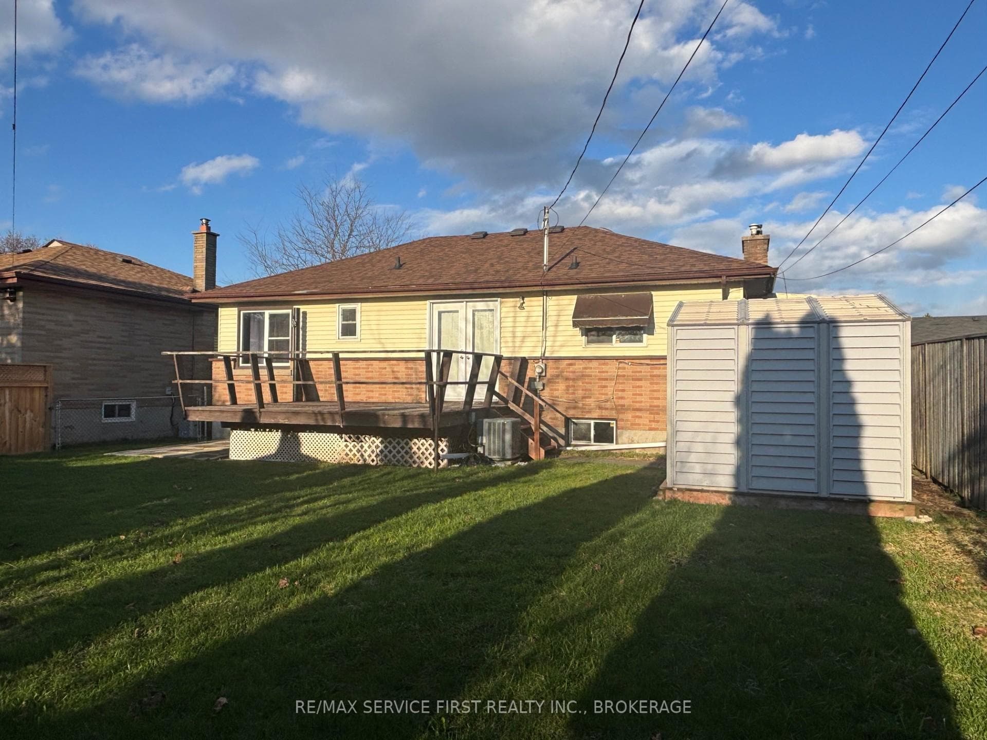 28 Brant Avenue photo 5