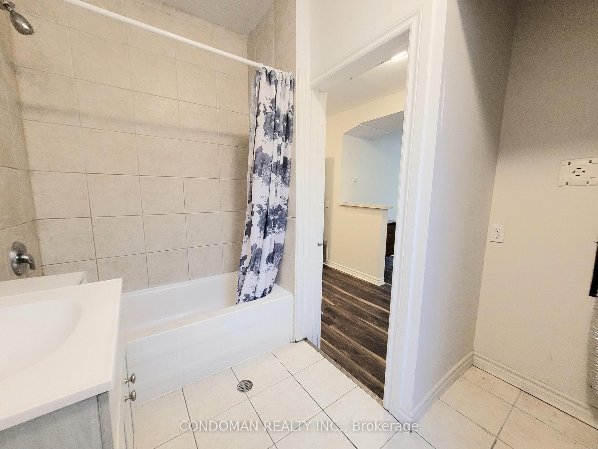 139 1/2 John Street Unit 6 photo 16