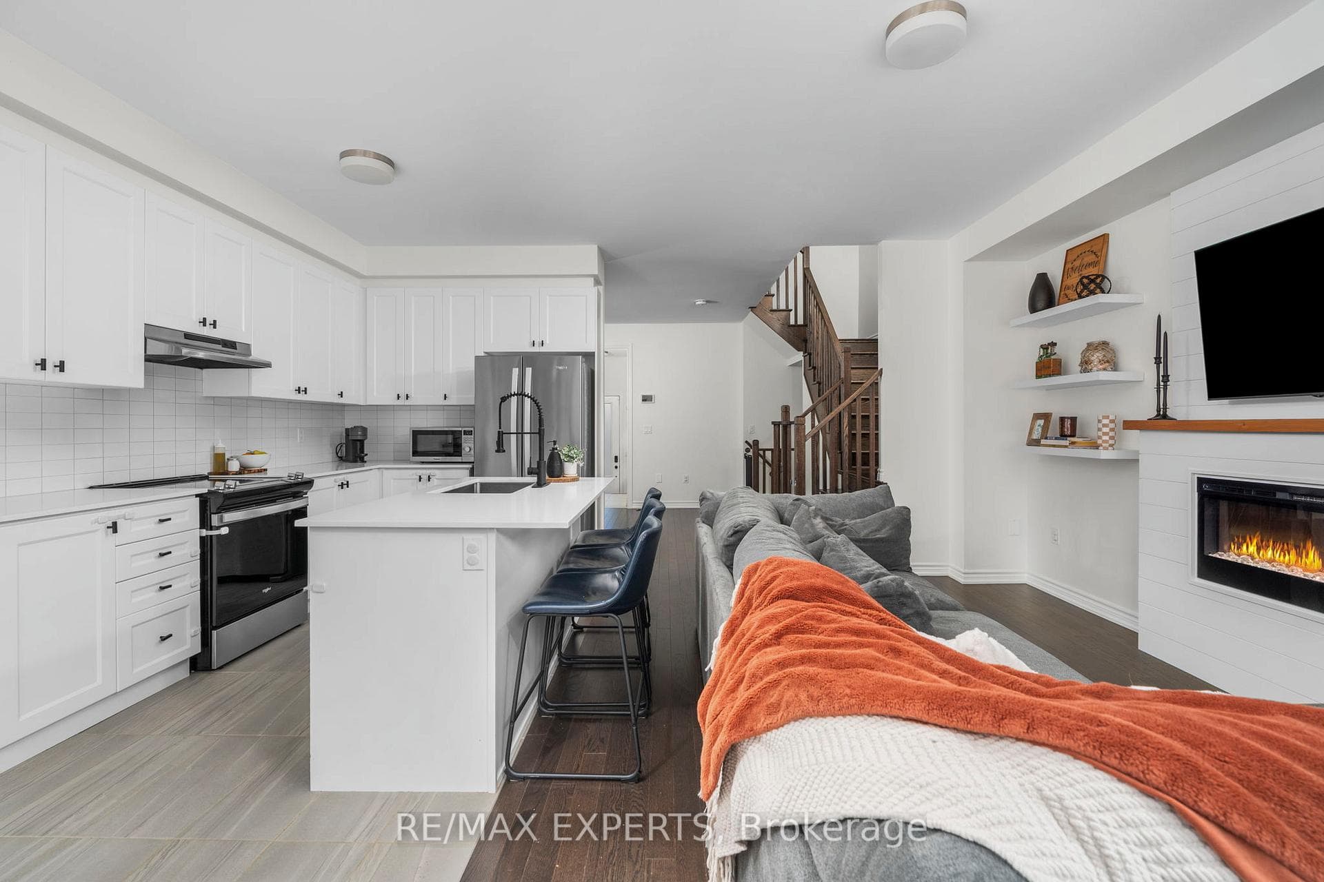 1473 Blackmore Street photo 23