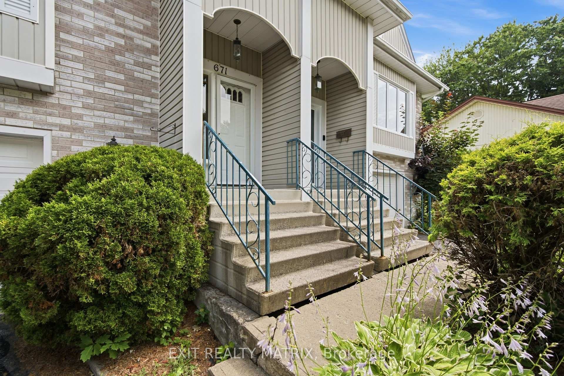 671 Berthiaume Street photo 3