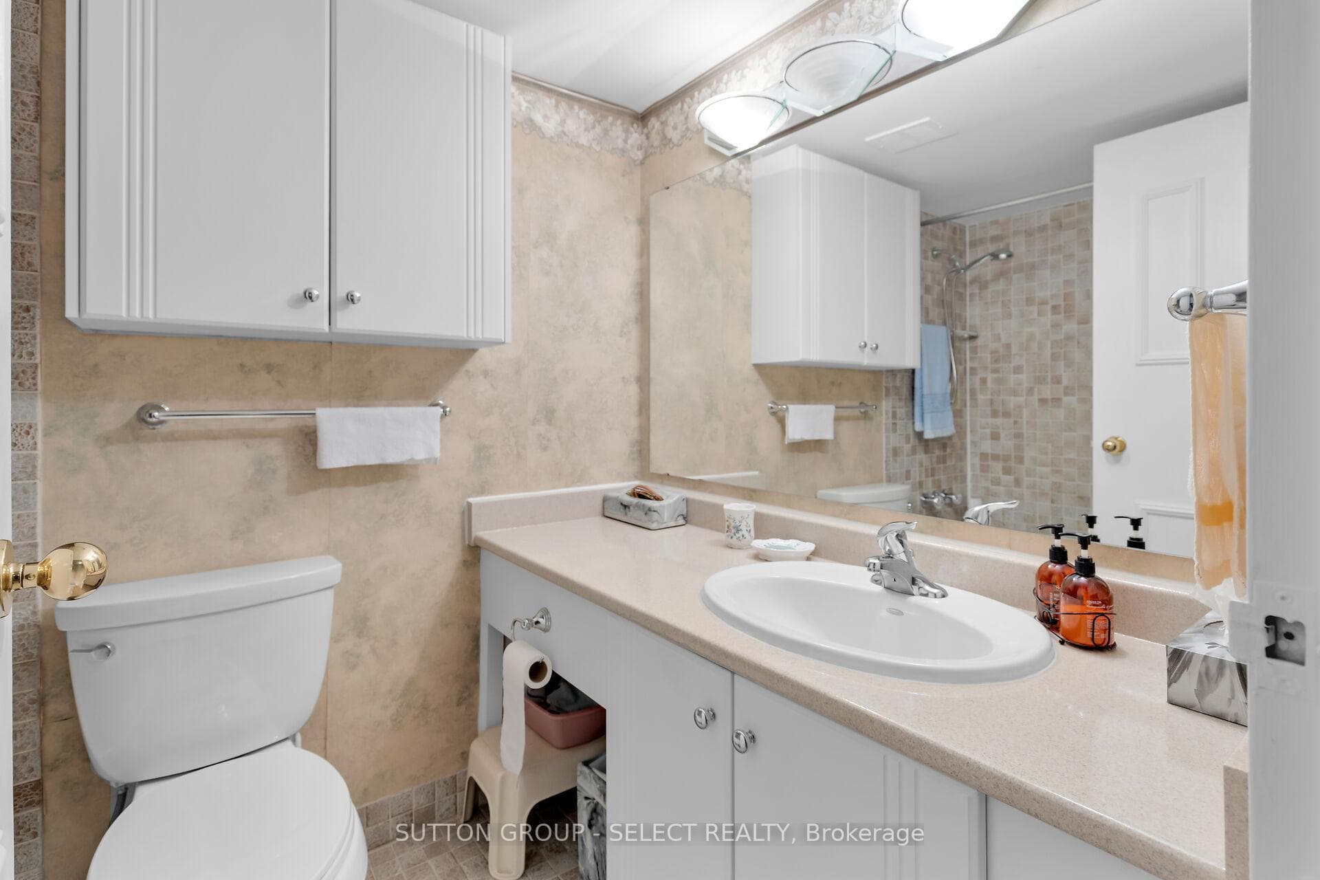 380 King Street Unit 1701 photo 17