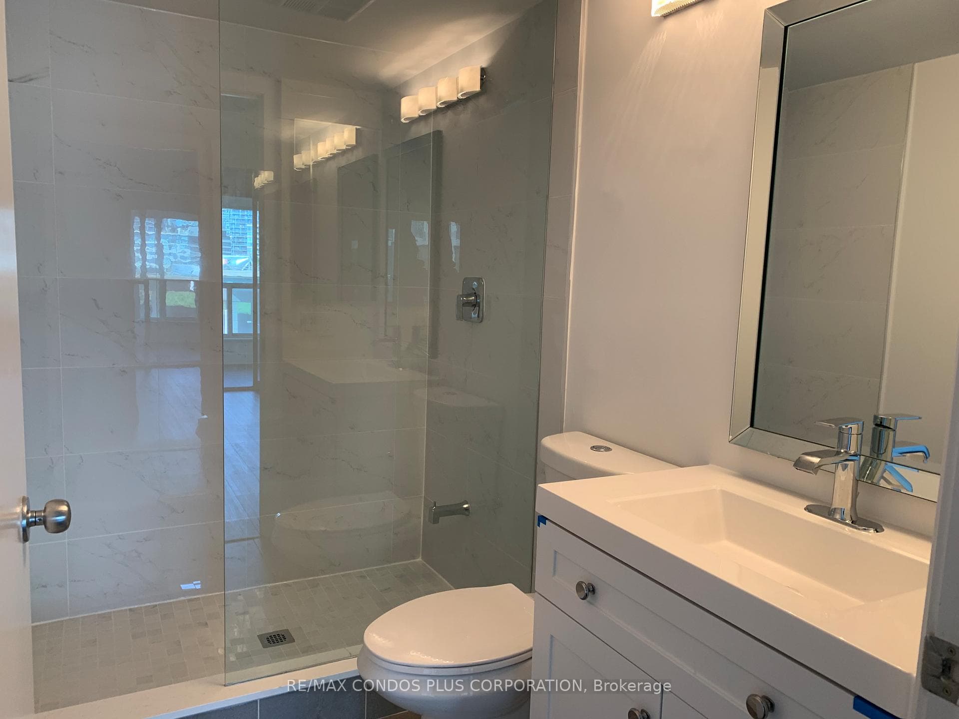 2nd Bathroom