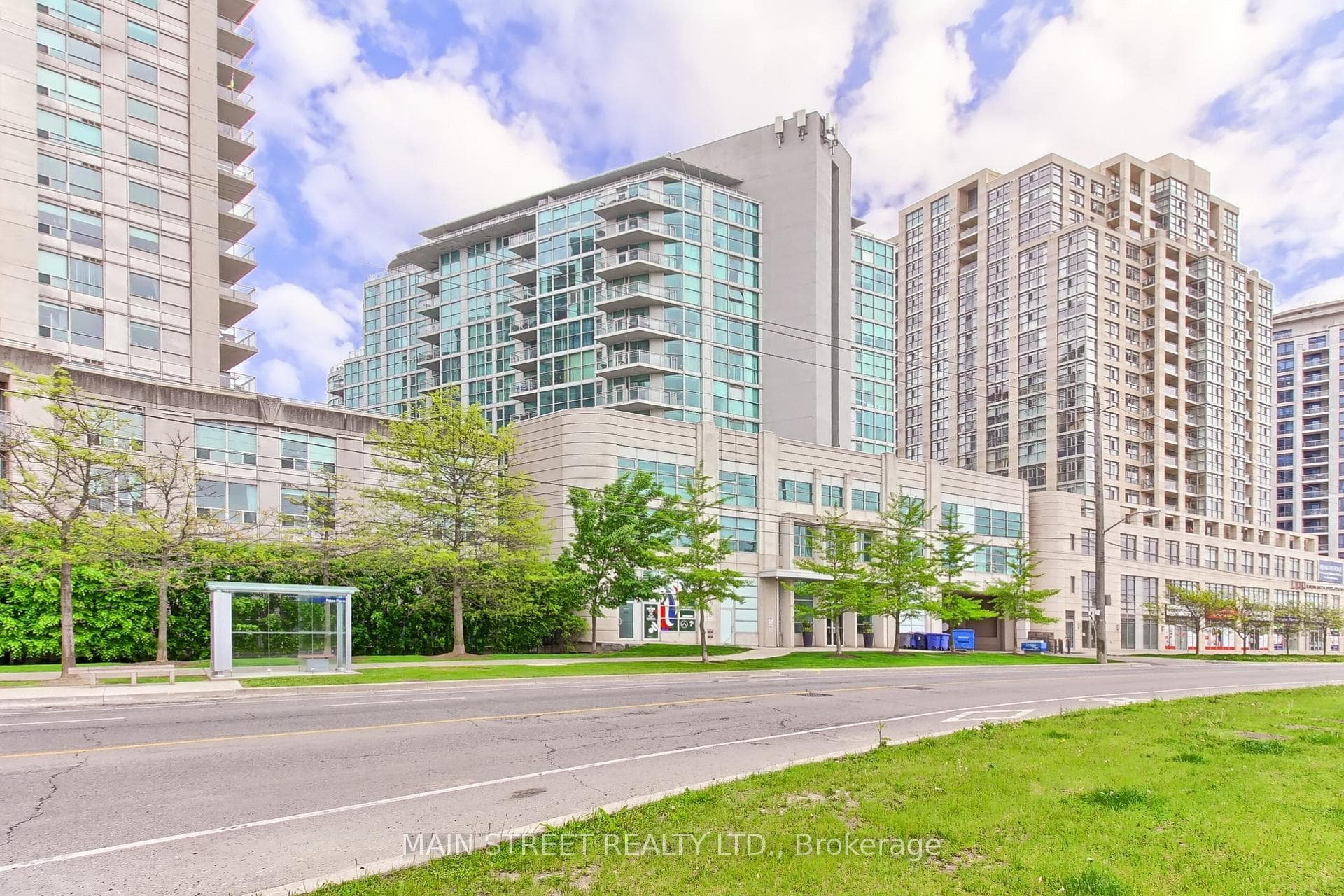2067 Lake Shore Boulevard Unit 405 photo 1