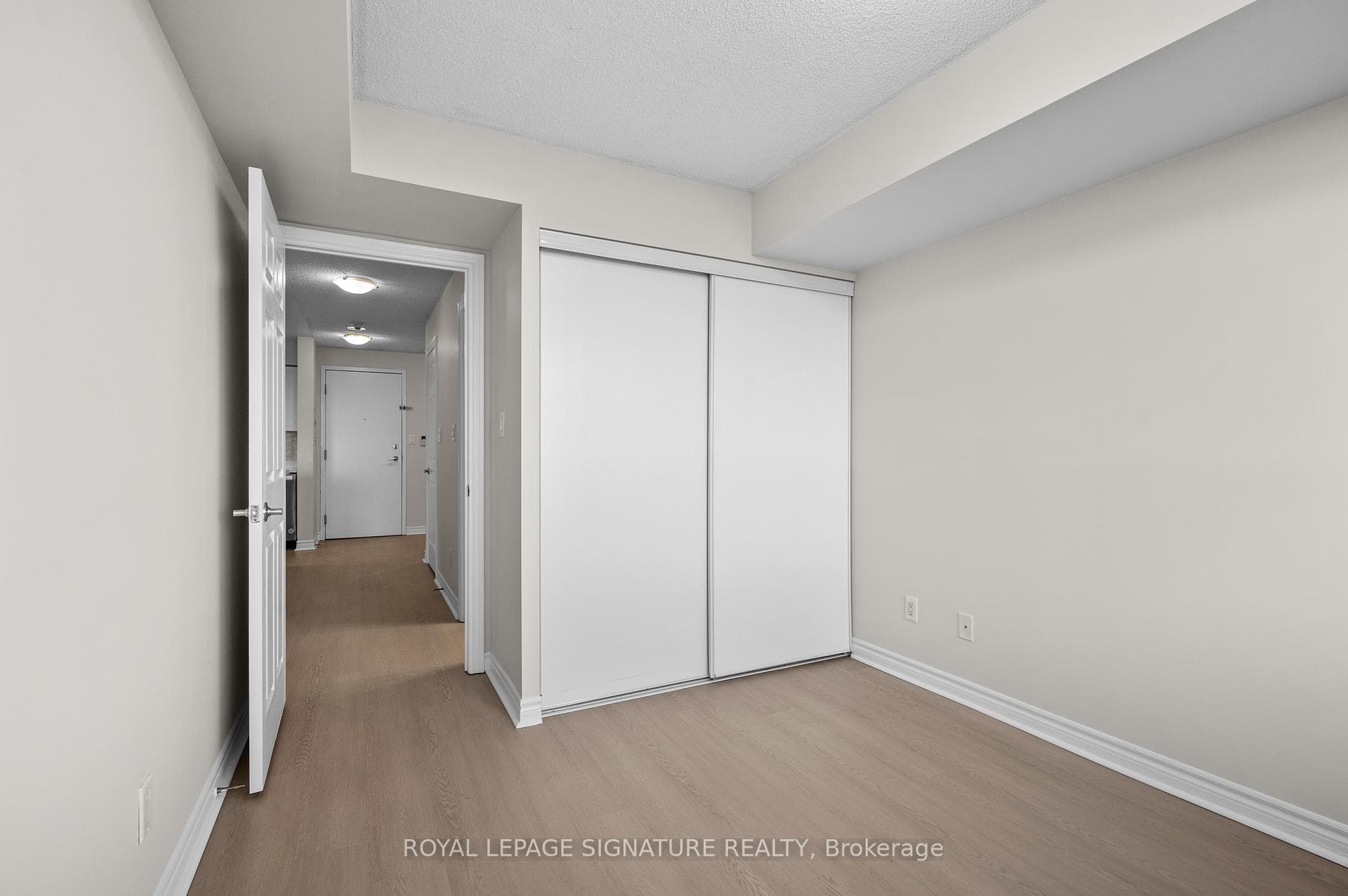 3880 Duke of York Boulevard Unit 2012 photo 19