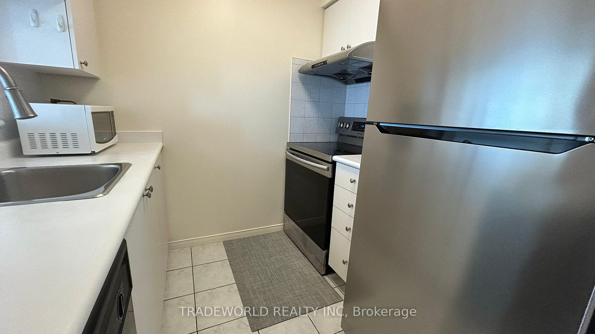 3 Pemberton Avenue Unit 2009 photo 9