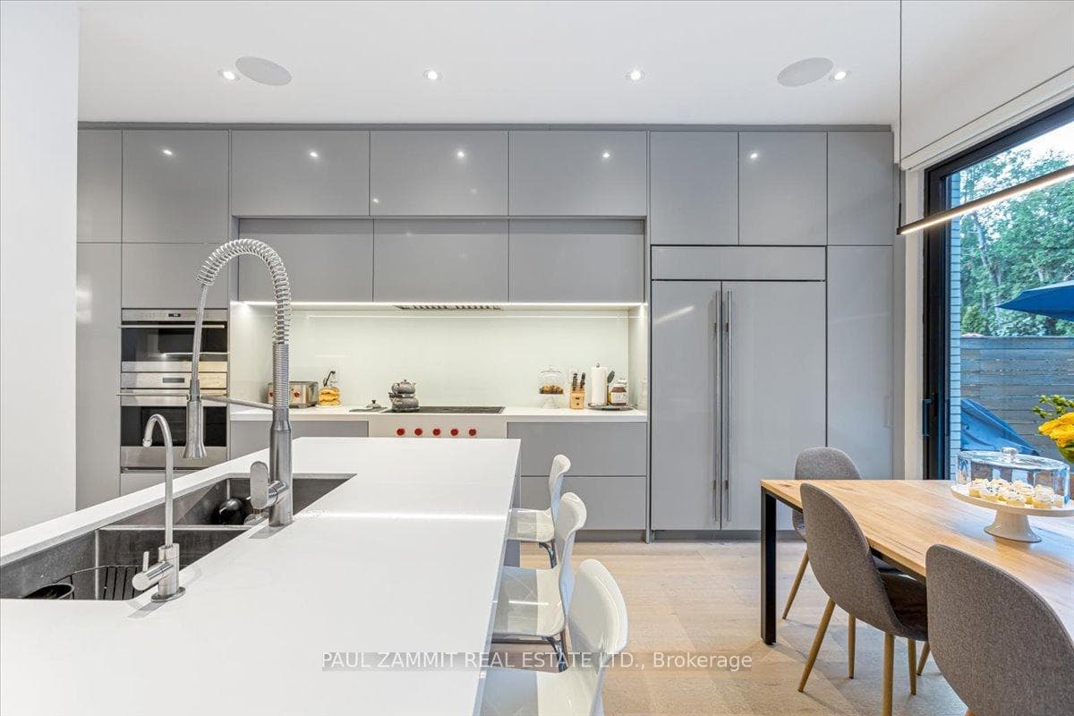 14 Rothsay Road photo 11