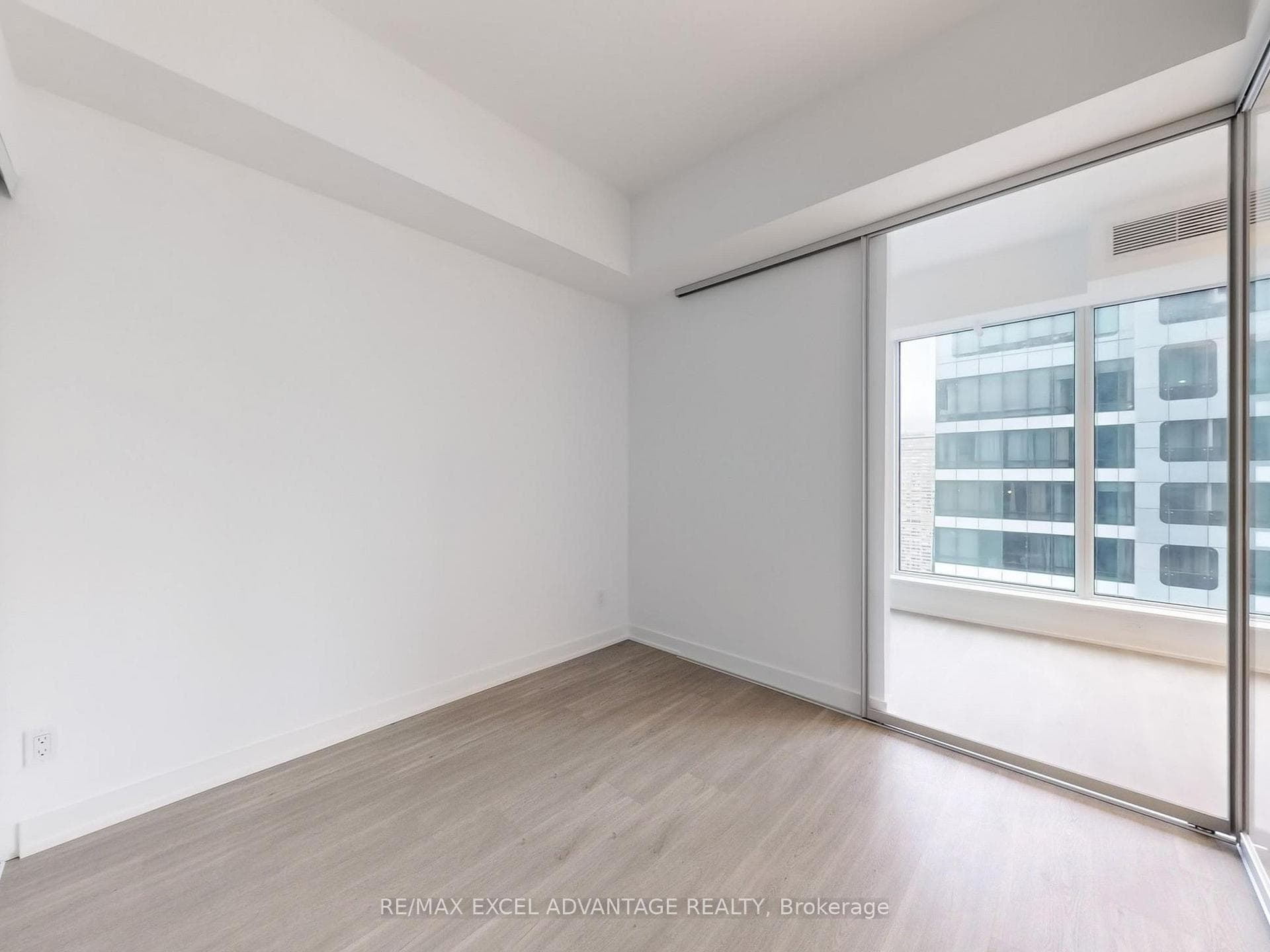 8 Wellesley Street Unit 5105 photo 8