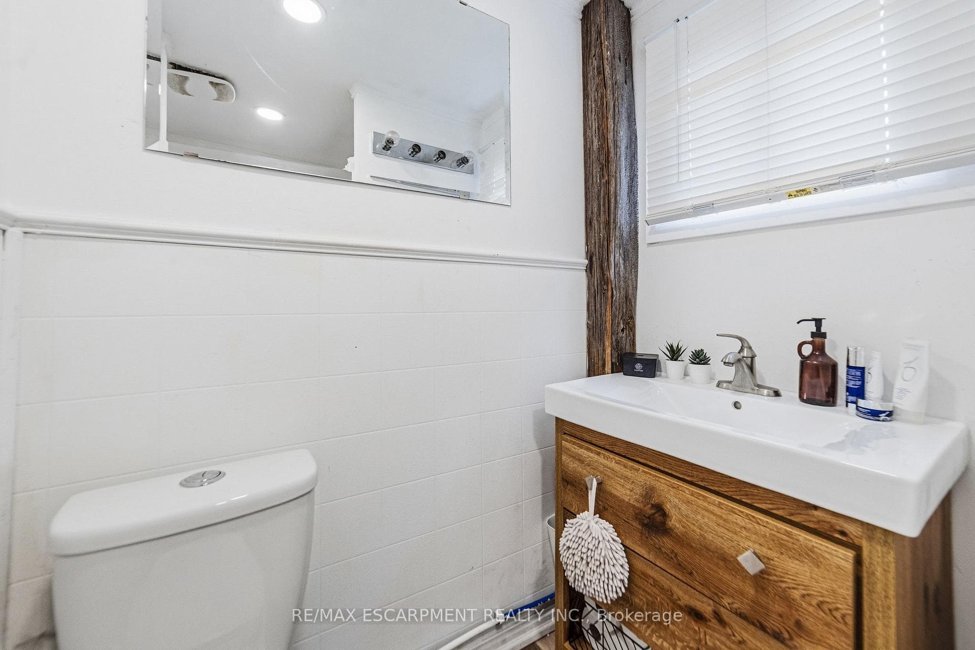 2 Fagan Street photo 15
