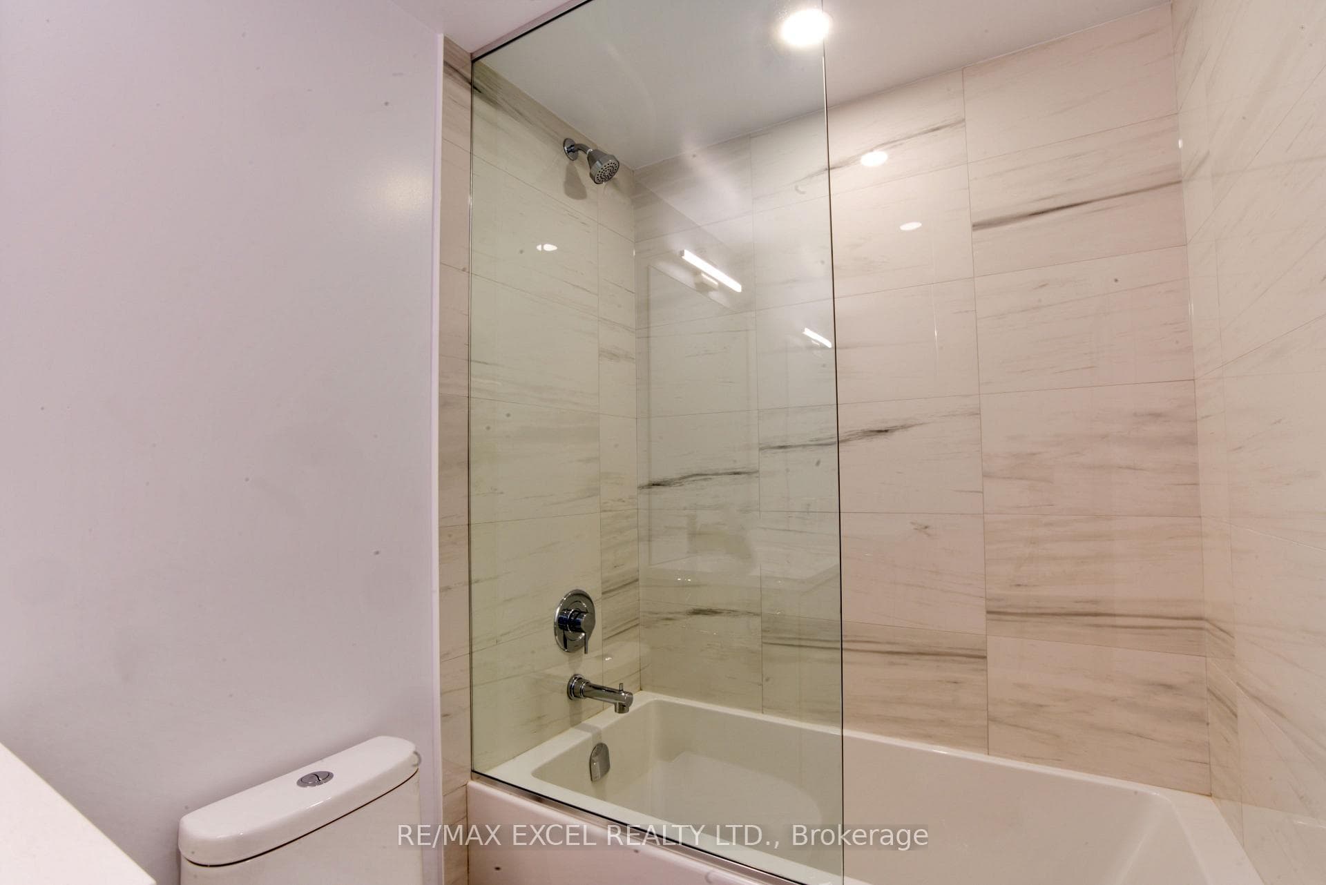 38 Honeycrisp Crescent Unit 1102 photo 18