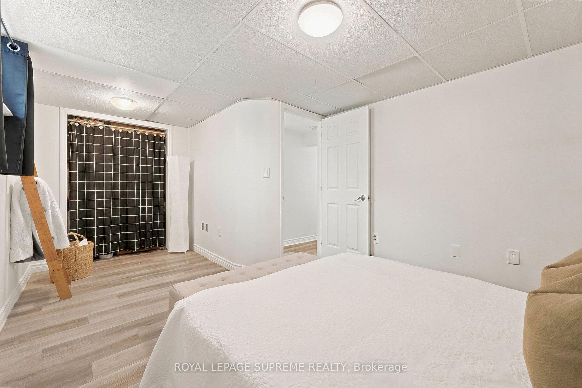 24 Alexandra Boulevard photo 41