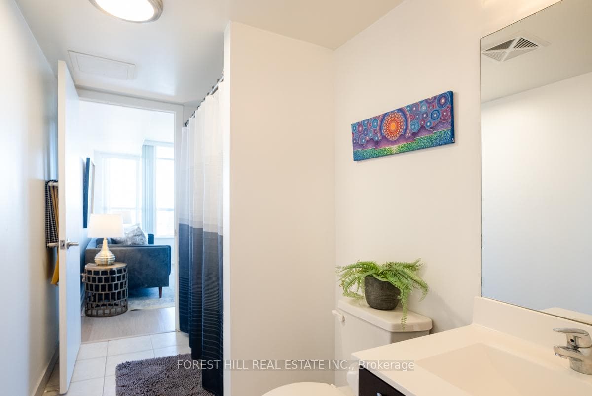 38 Joe Shuster Way Unit 1515 photo 8