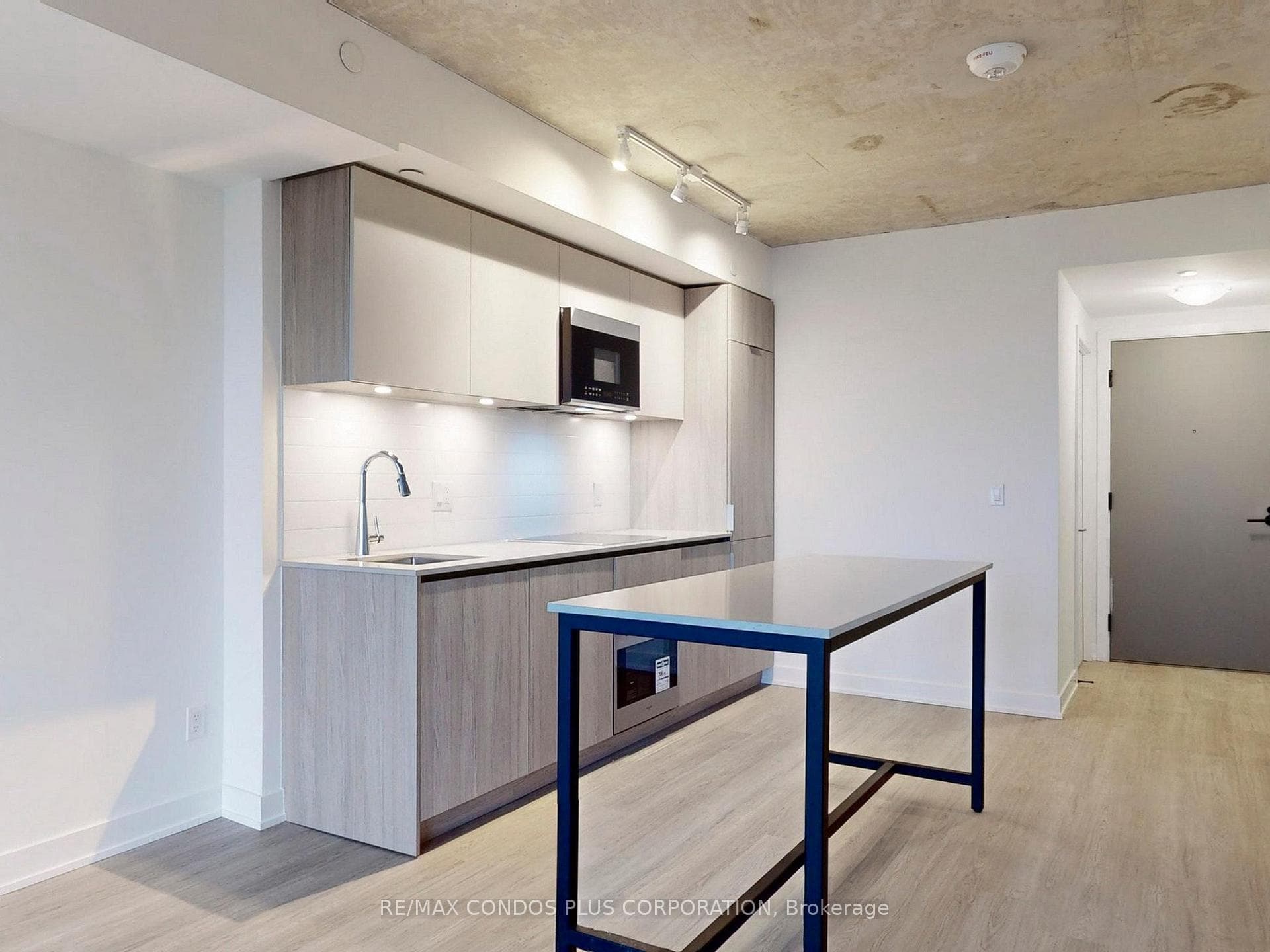Dining Room & Kitchen