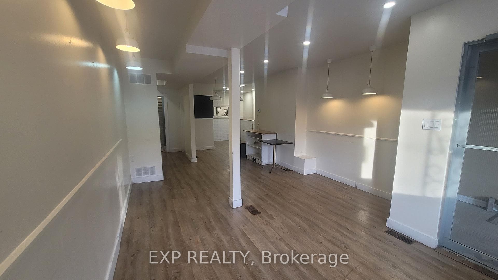 83 Holland Avenue photo 3
