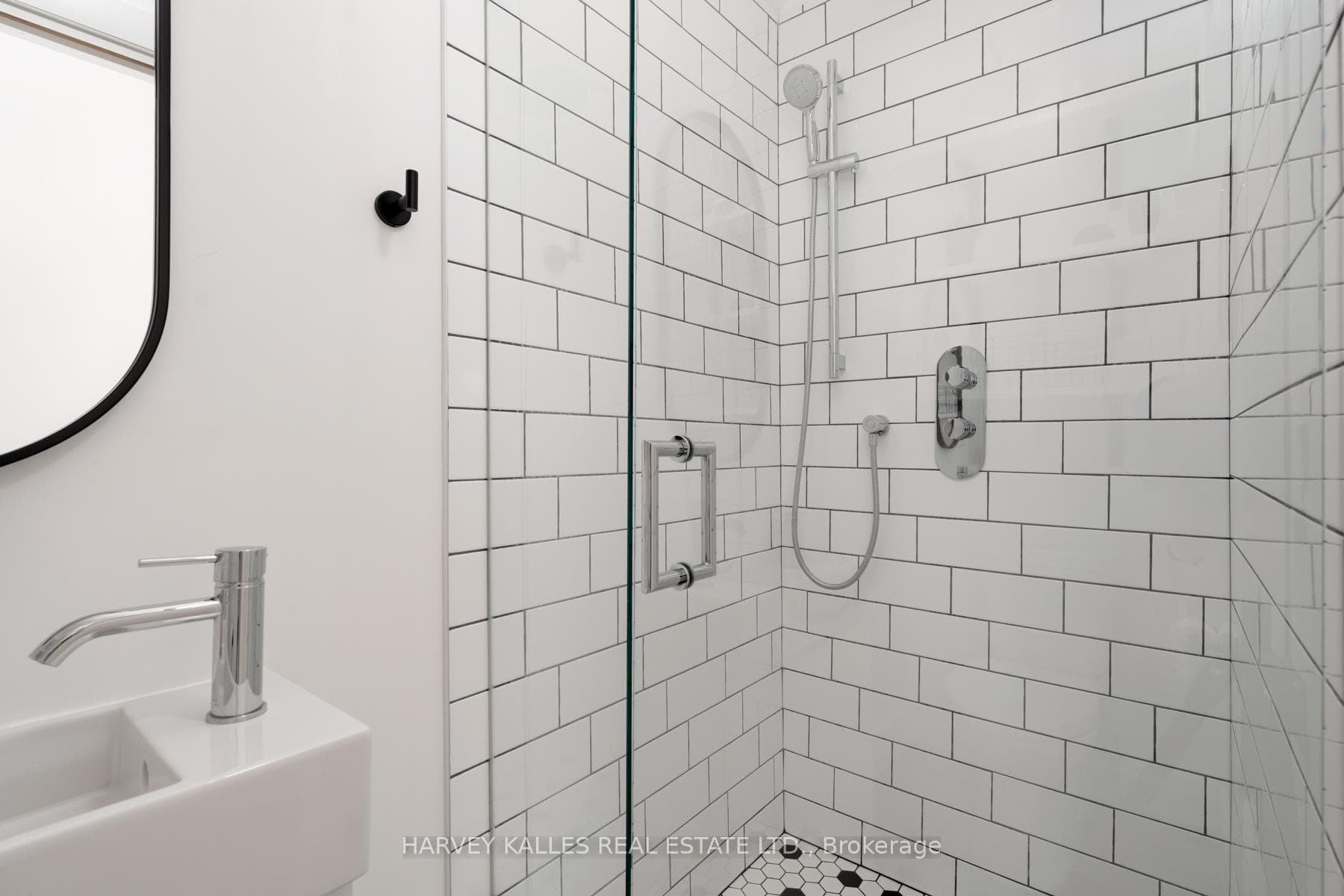 31 Elder Avenue photo 13
