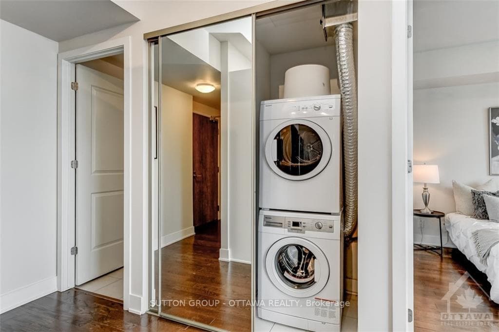 485 RICHMOND Road Unit 1207 photo 17