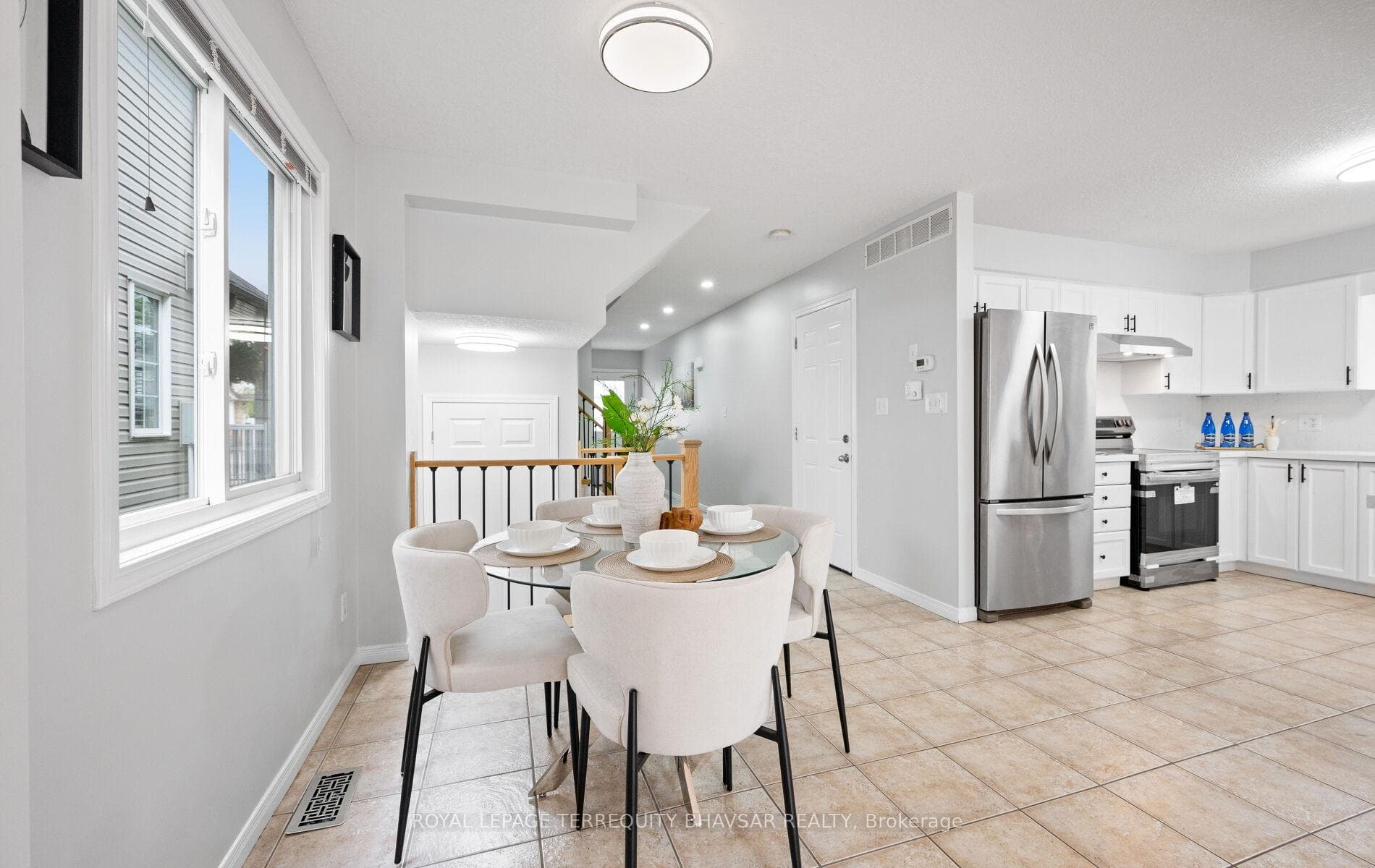 111 Parkvale Drive photo 13