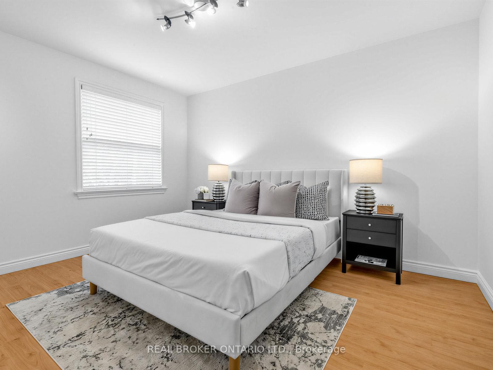 9 Temagami Court photo 28