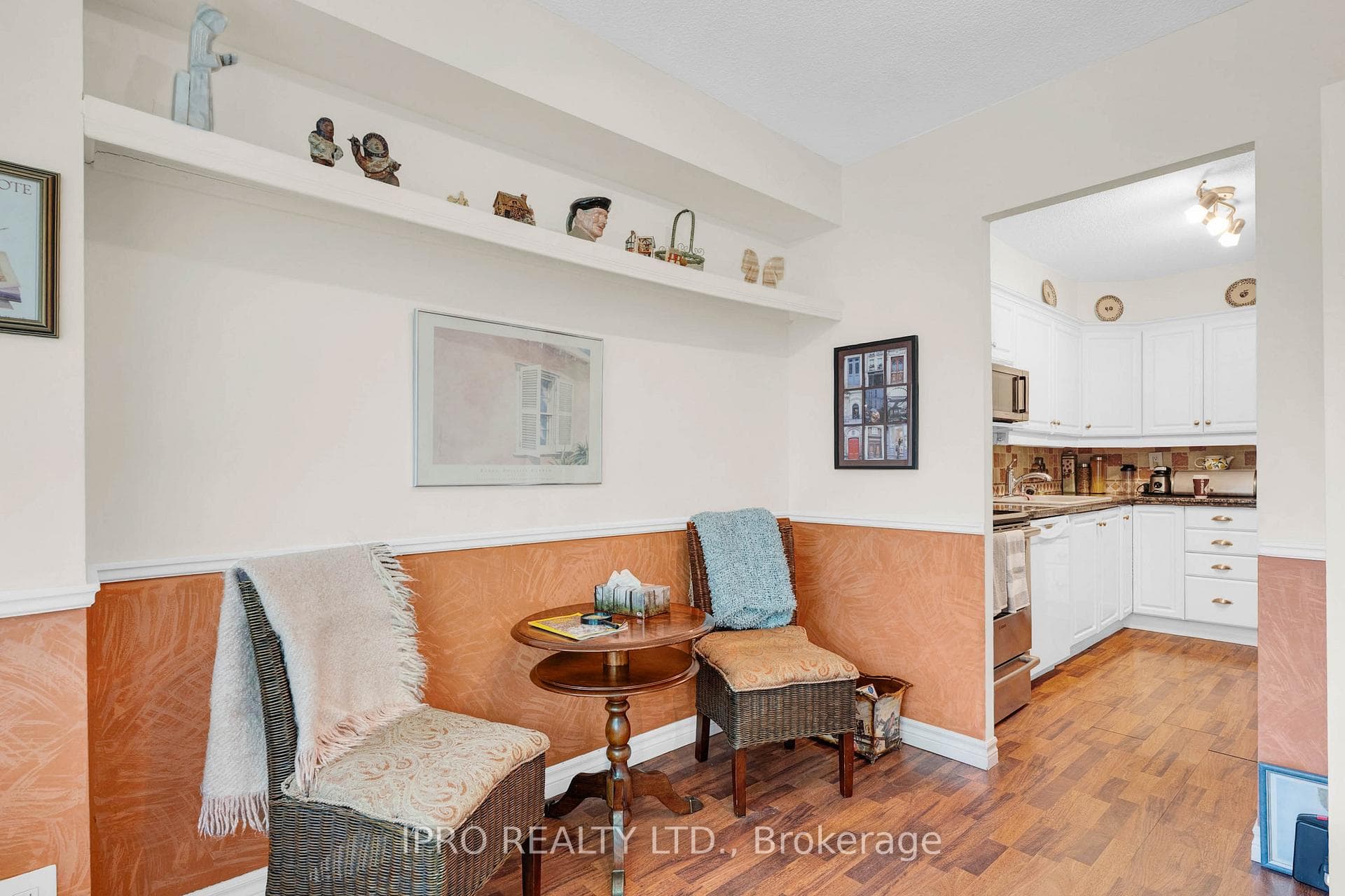 30 Sunrise Avenue Unit 301 photo 13